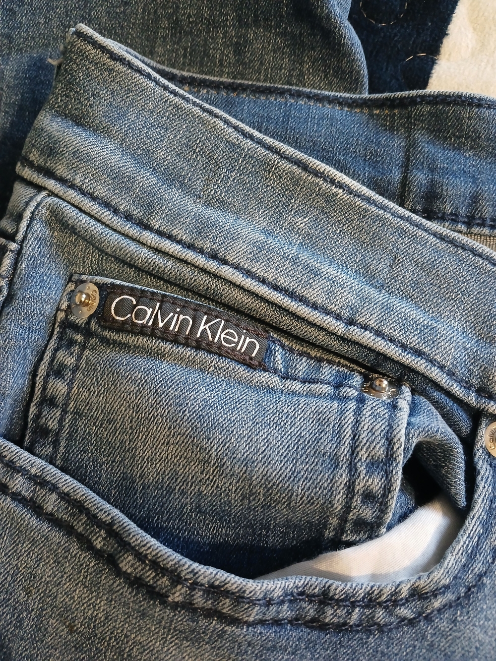 Calvin Klein Men’s Light Blue Denim Jeans - Picture 4 of 6